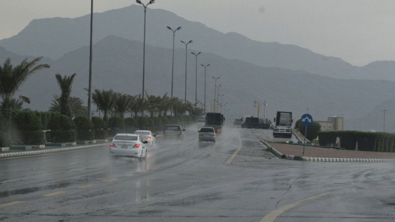 أمطار رعدية وأتربة مثارة على عدد من محافظات مكة المكرمة