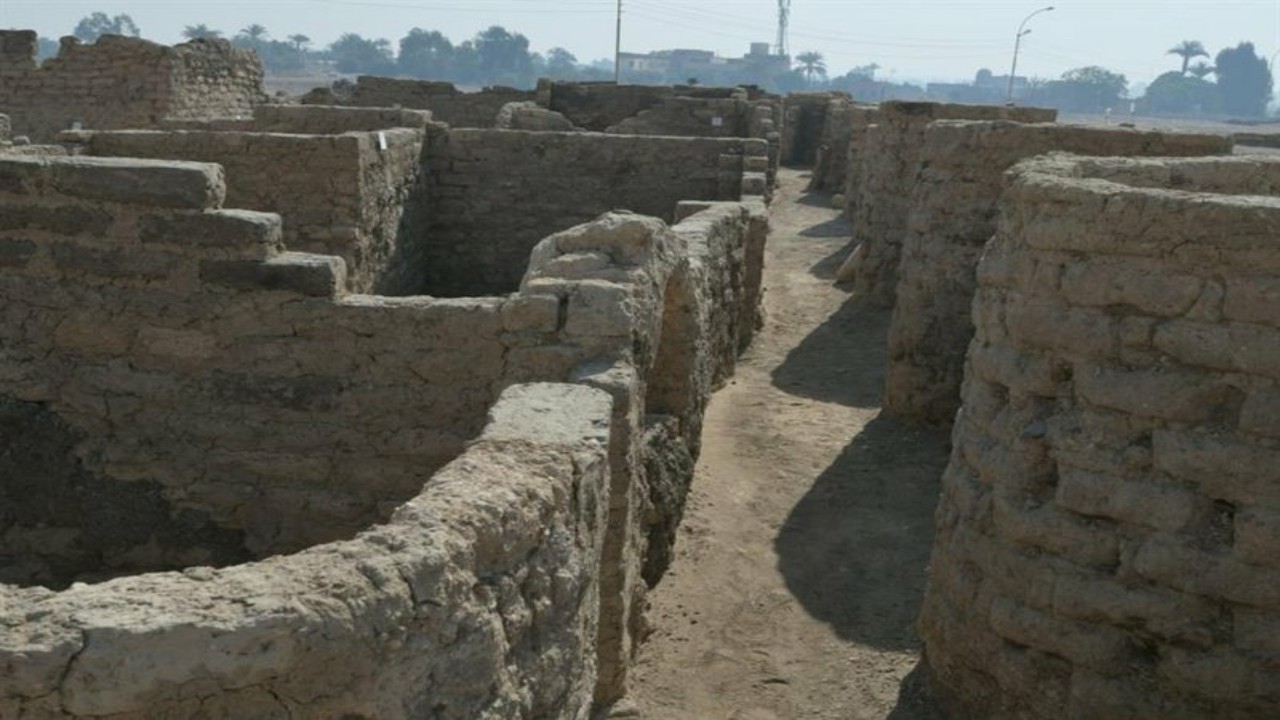 اكتشاف مدينة أثرية مفقودة تحت الرمل منذ 3 آلاف عام