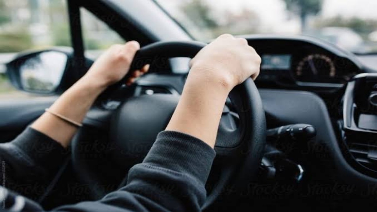 نصائح للتغلب على المواقف الطارئة أثناء قيادة السيارة