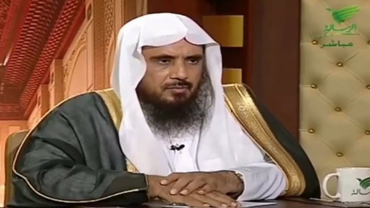 شاهد.. الخثلان يوضح حكم من أفطر قبل أذان المغرب بخمس دقائق 