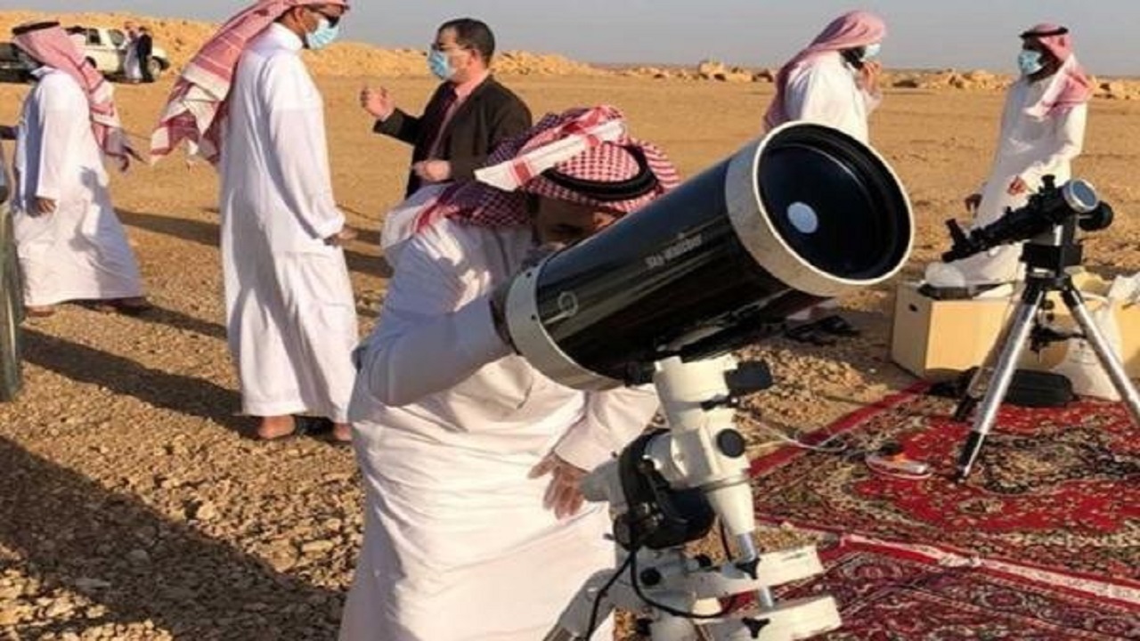 بالفيديو .. أجواء الطقس تعرقل رؤية هلال رمضان بمرصد تمير