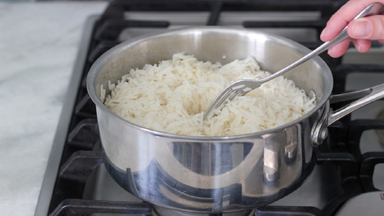 نصائح هامة لطهي الأرز بطريقة صحيحة وتجنب عيوبه