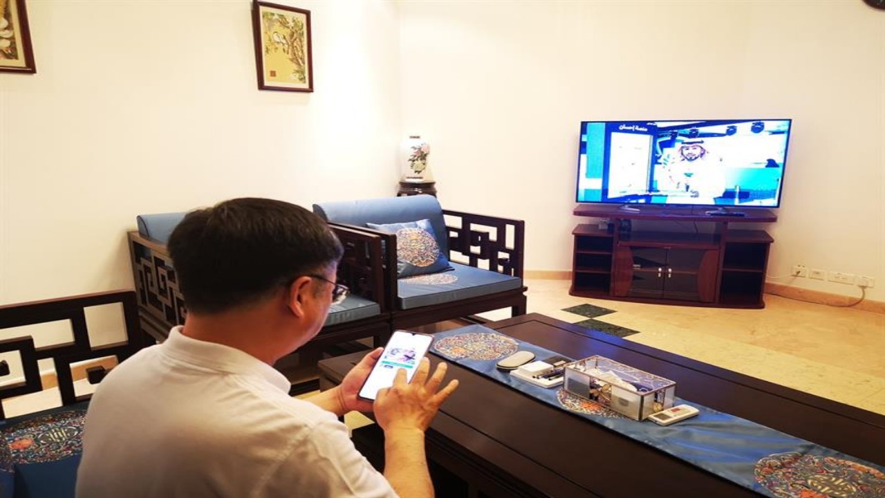 بالصور.. لحظة مشاركة السفير الصيني في الحملة الوطنية للعمل الخيري