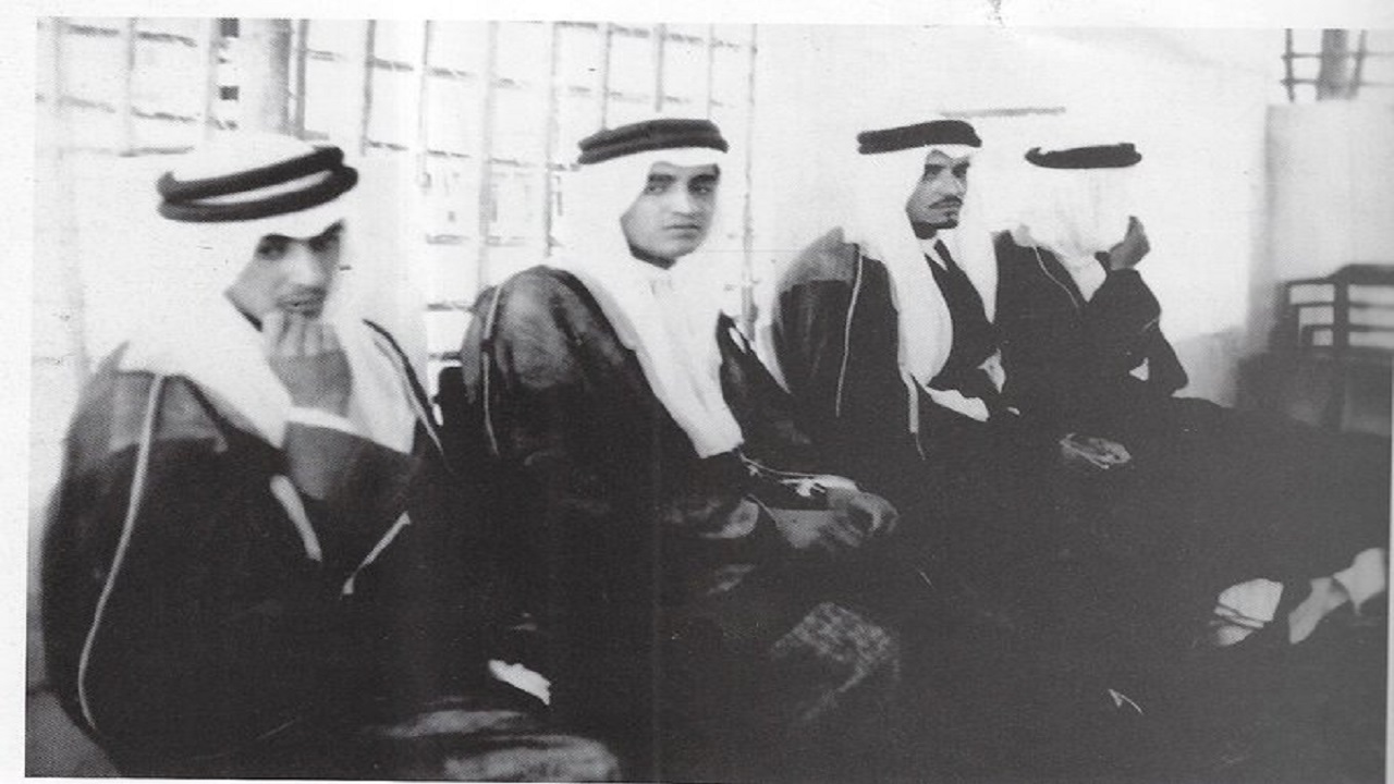 صورة تاريخية للملك فهد قبل تولي الحكم بالمنطقة الشرقية