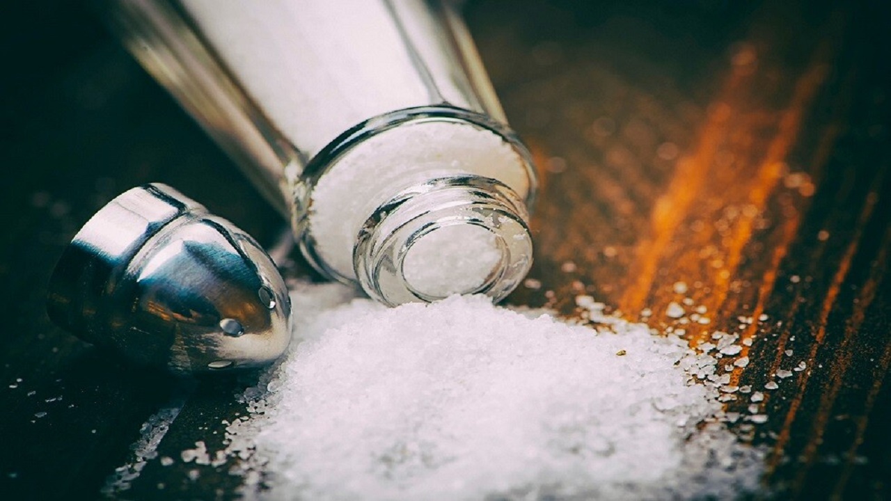 خالد النمر يوضح كمية الملح المناسبة في اليوم للفرد