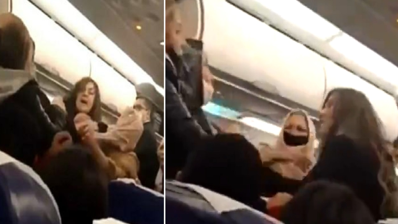 بالفيديو .. مشاجرة نسائية عنيفة داخل طائرة