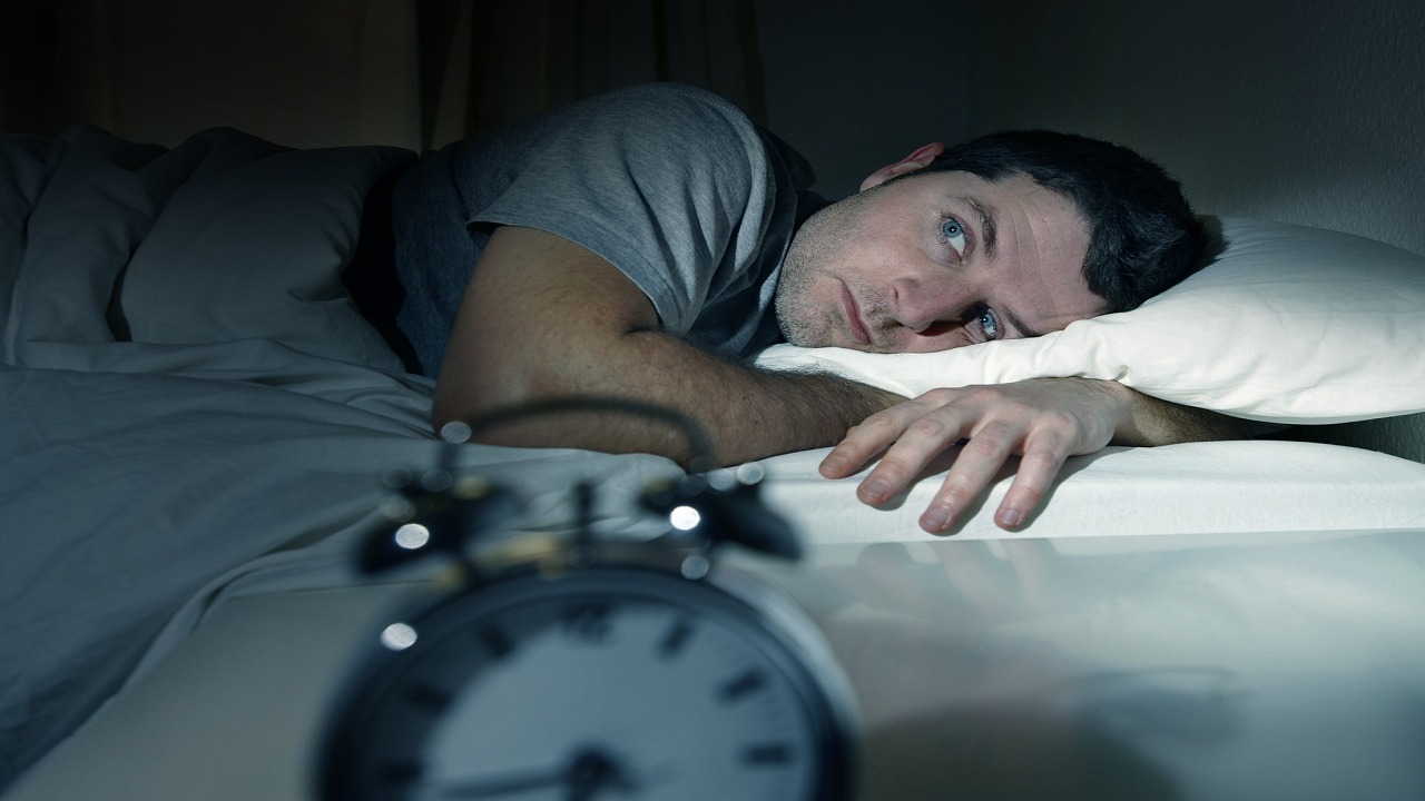 دراسة تحذر من أضرار خطيرة للنوم ساعات غير كافية
