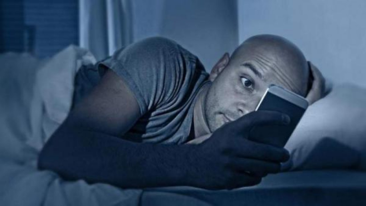 الوظيفة الليلية في هواتف آيفون تؤثر على النوم