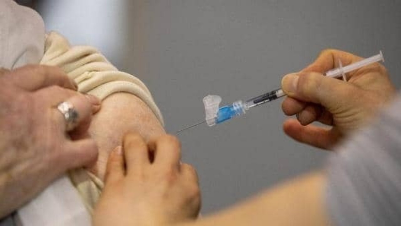 «الصحة العالمية» تعترض على شرط إثبات أخذ اللقاح للسفر