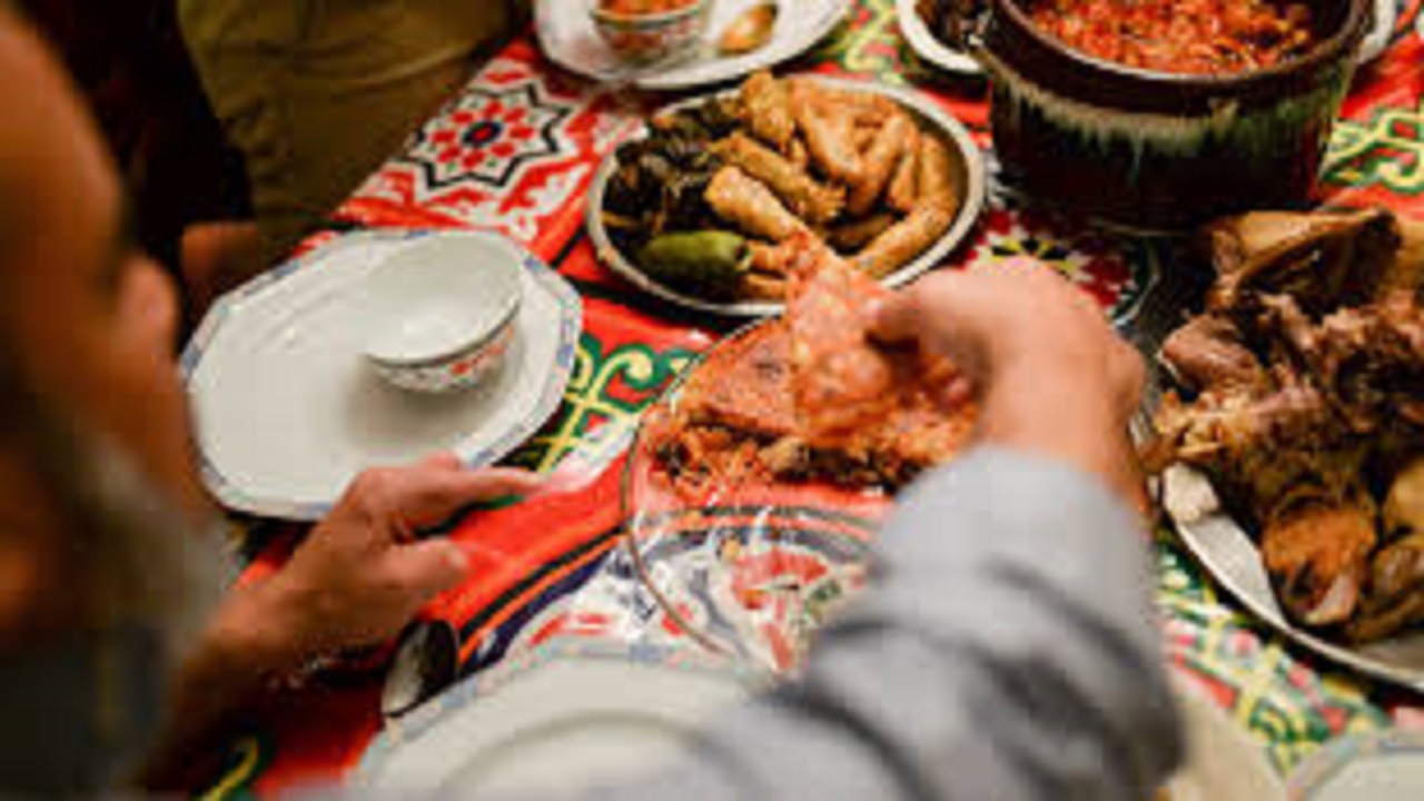 كيفية تجنب الإفراط في تناول الطعام خلال رمضان