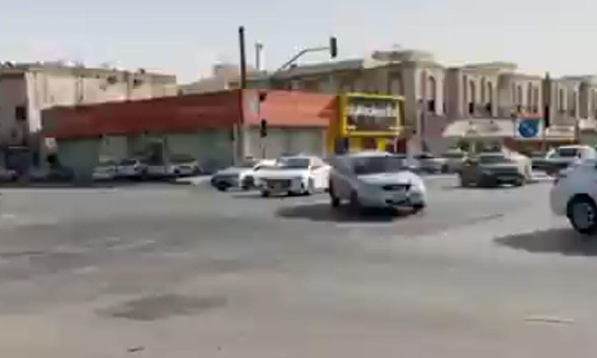 أمانة الرياض تتفاعل مع شكوى هبوط أرضي بأحد الأحياء