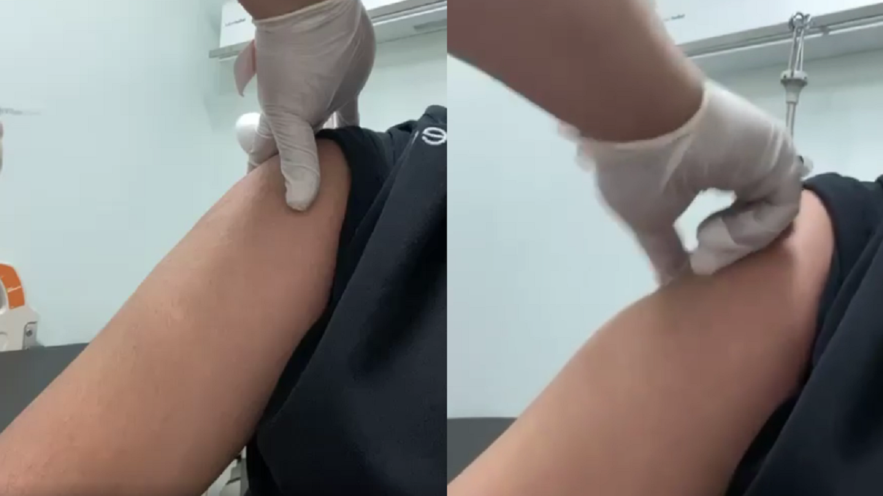 “الصحة” تعلق على فيديو لممرض يضع حقنة “لقاح كورونا الفارغة”