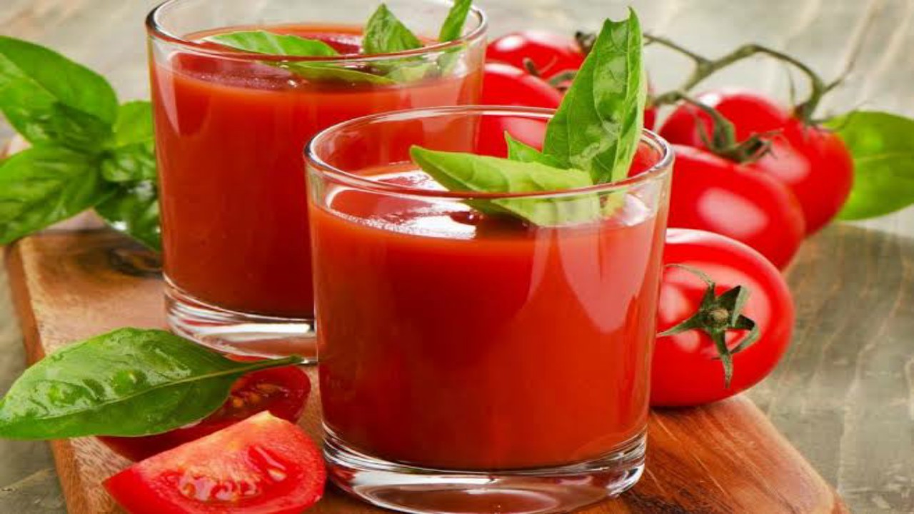 مشروبات تجنب تناولها على معدة فارغة أبرزها عصير الطماطم 