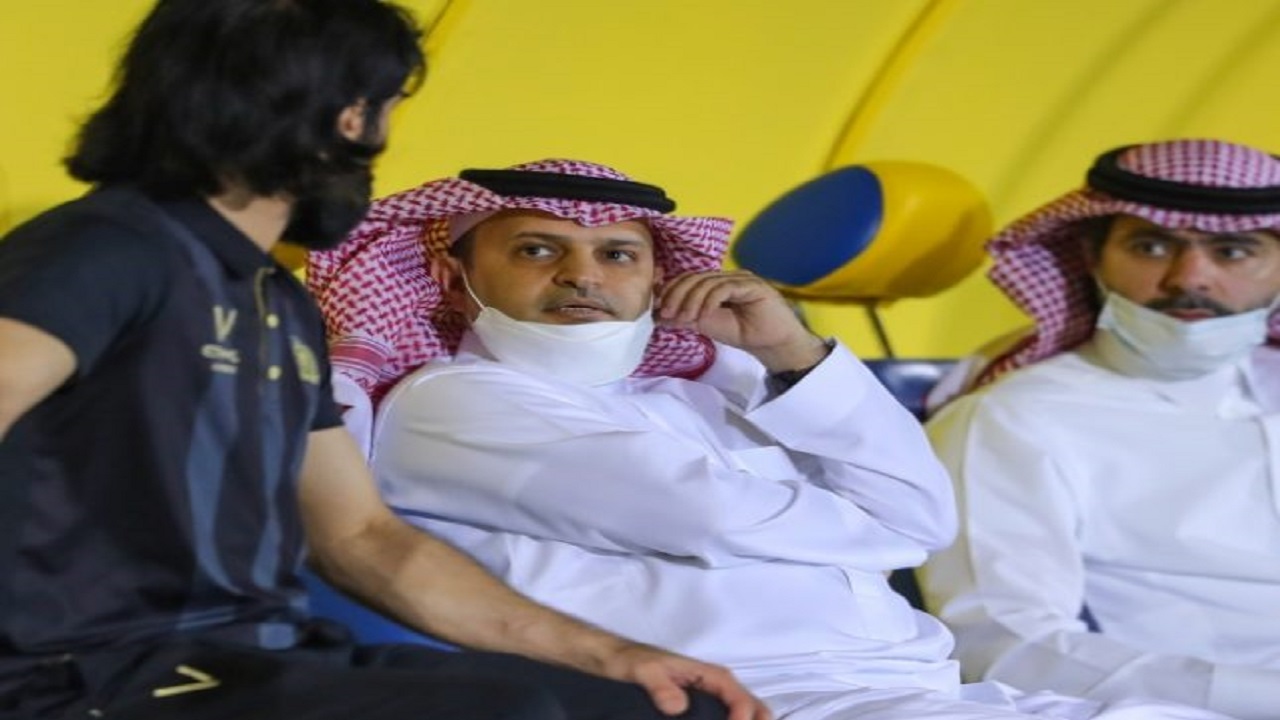 رئيس النصر: محظوظ بـ حسين عبدالغني ولا أفكر في تغييره