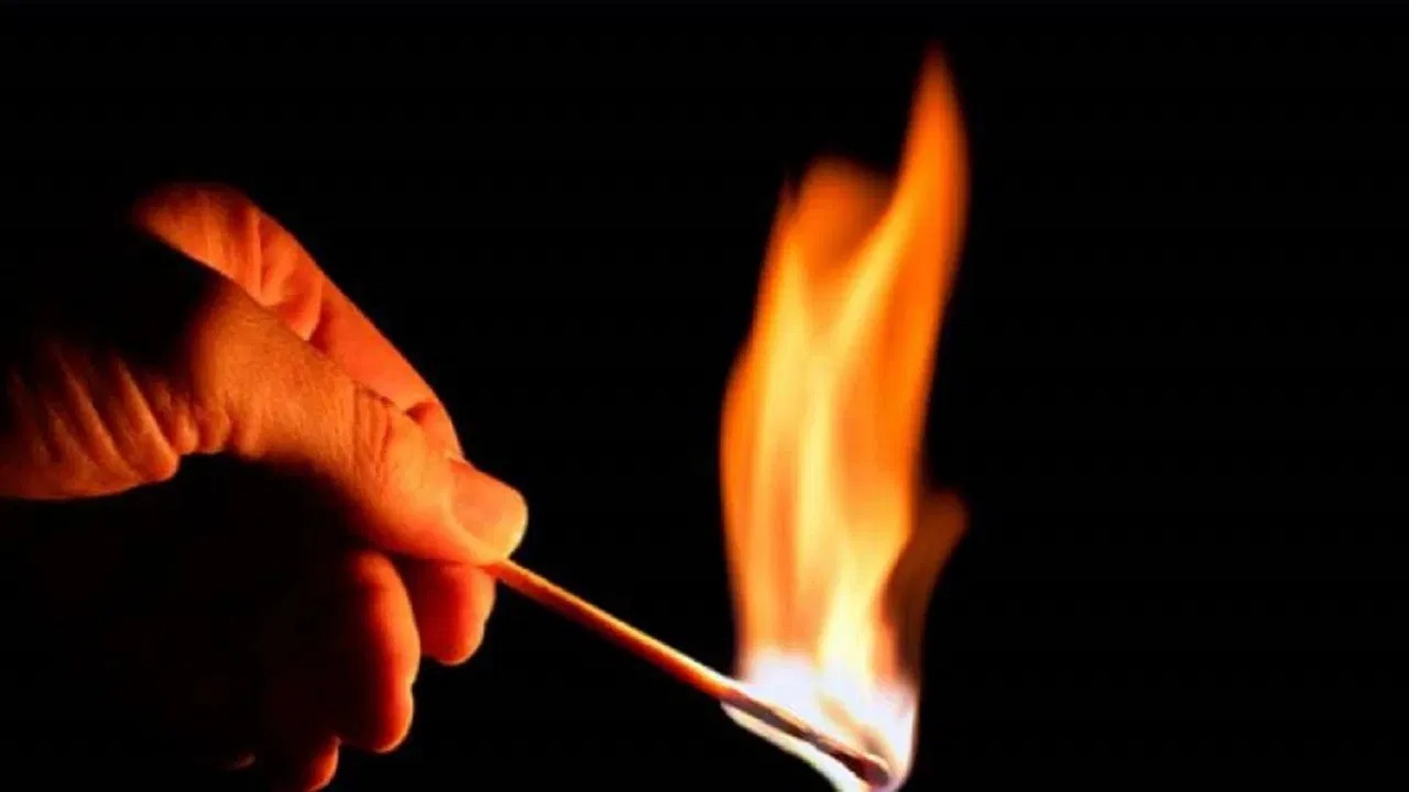 فتاة تشعل النيران في والدها لاعتدائه عليها جنسيا