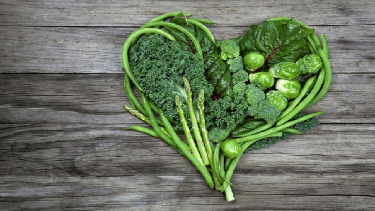دراسة توضح “ماذا تفعل الخضروات الورقية بالقلب؟”