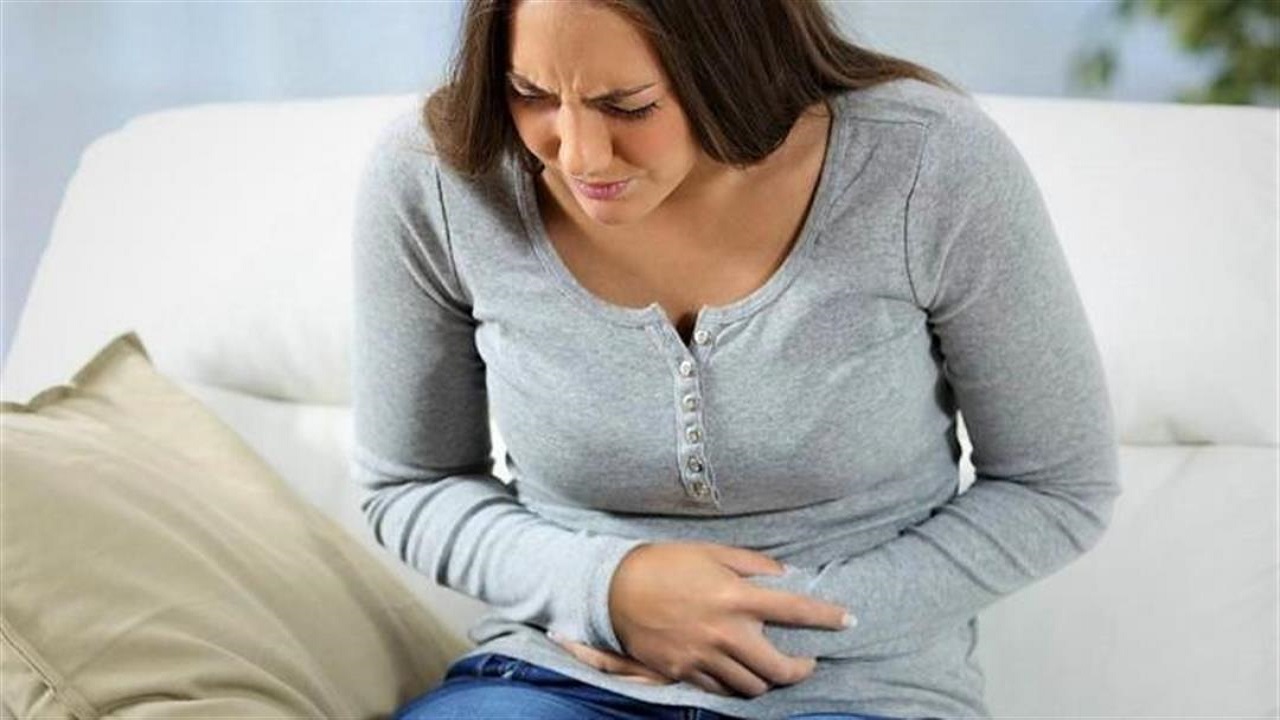 أسباب إصابة النساء بالإمساك بعد الولادة