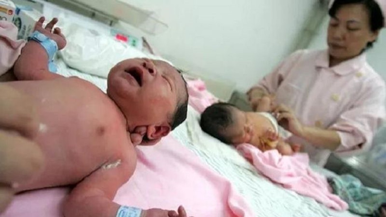 الصين تسمح لمواطنيها بإنجاب 3 أطفال بدلا من طفلين