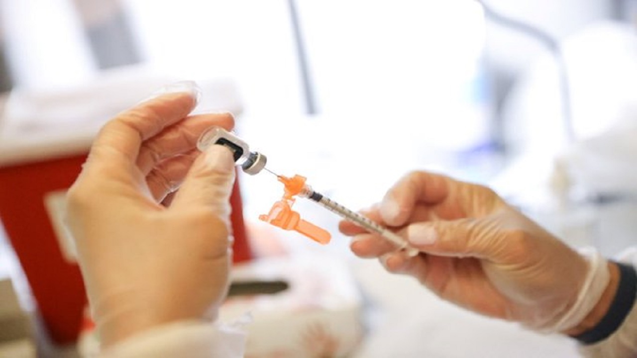 الصحة العالمية: اللقاحات المرخصة فعالة ضد كل متحورات كورونا
