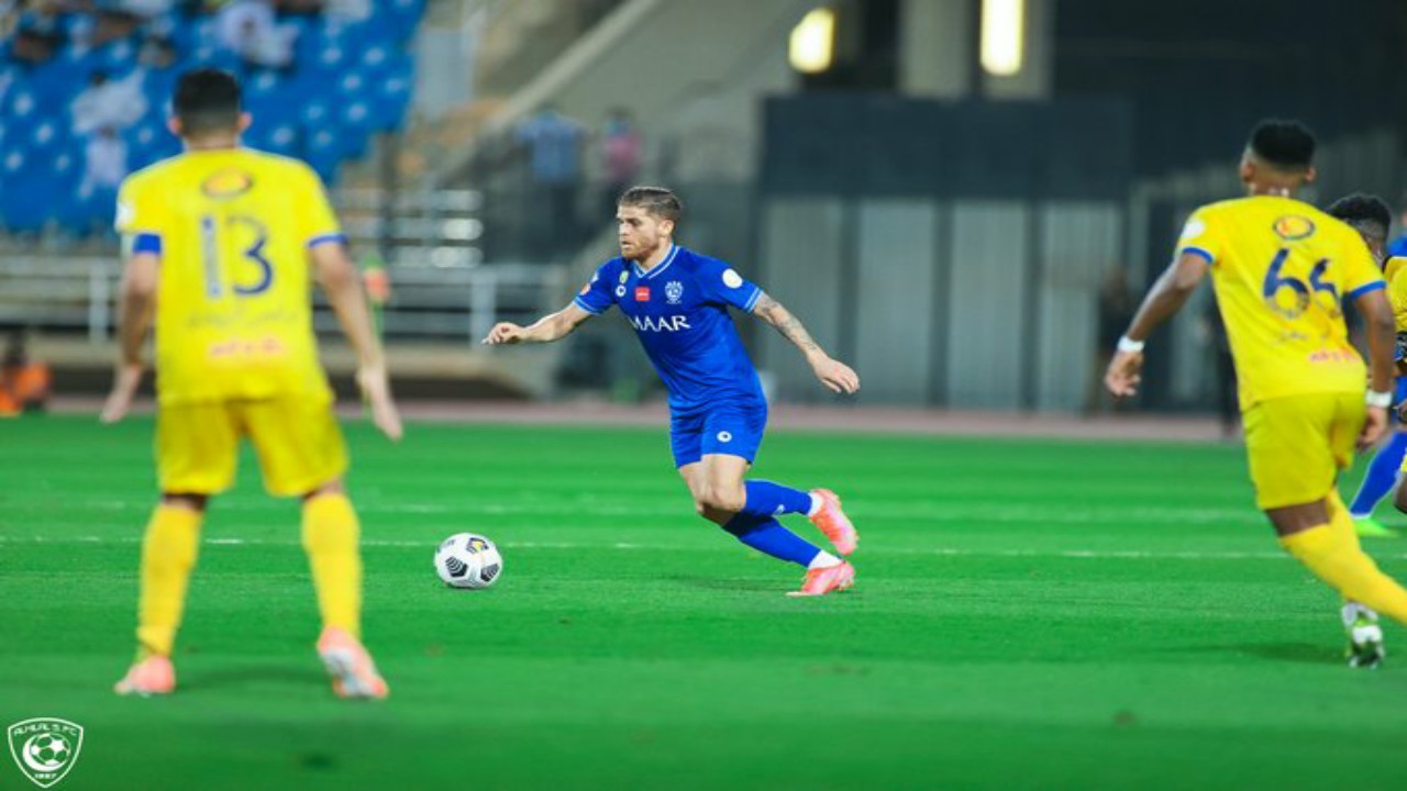 الهلال يمنح كويلار إجازة بسبب تراكم البطاقات 