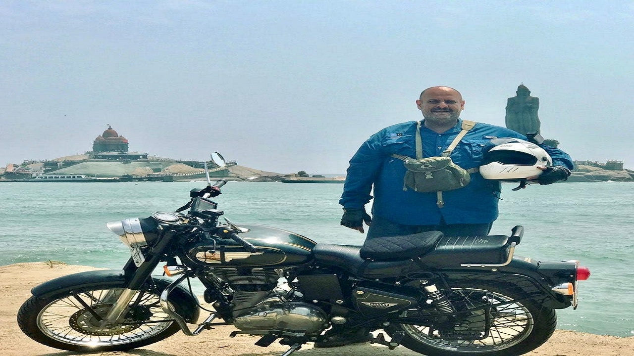 بالصور.. رحالة سعودي يطوف البلدان على دراجة نارية