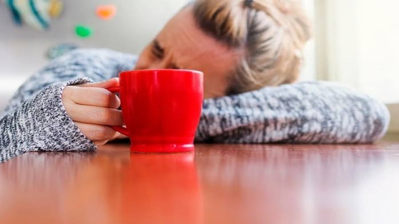 القهوة لا تعوض قلة النوم: يؤثر على الإدراك