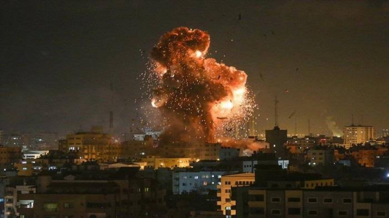جيش الاحتلال: القوات الجوية والبرية تهاجم غزة الآن بكثافة