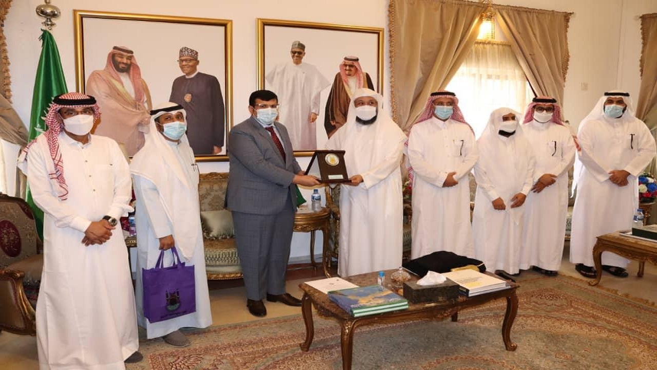 “أم القرى” تنظم دورة تدريبية لقضاة المحاكم بجمهورية نيجيريا الاتحادية