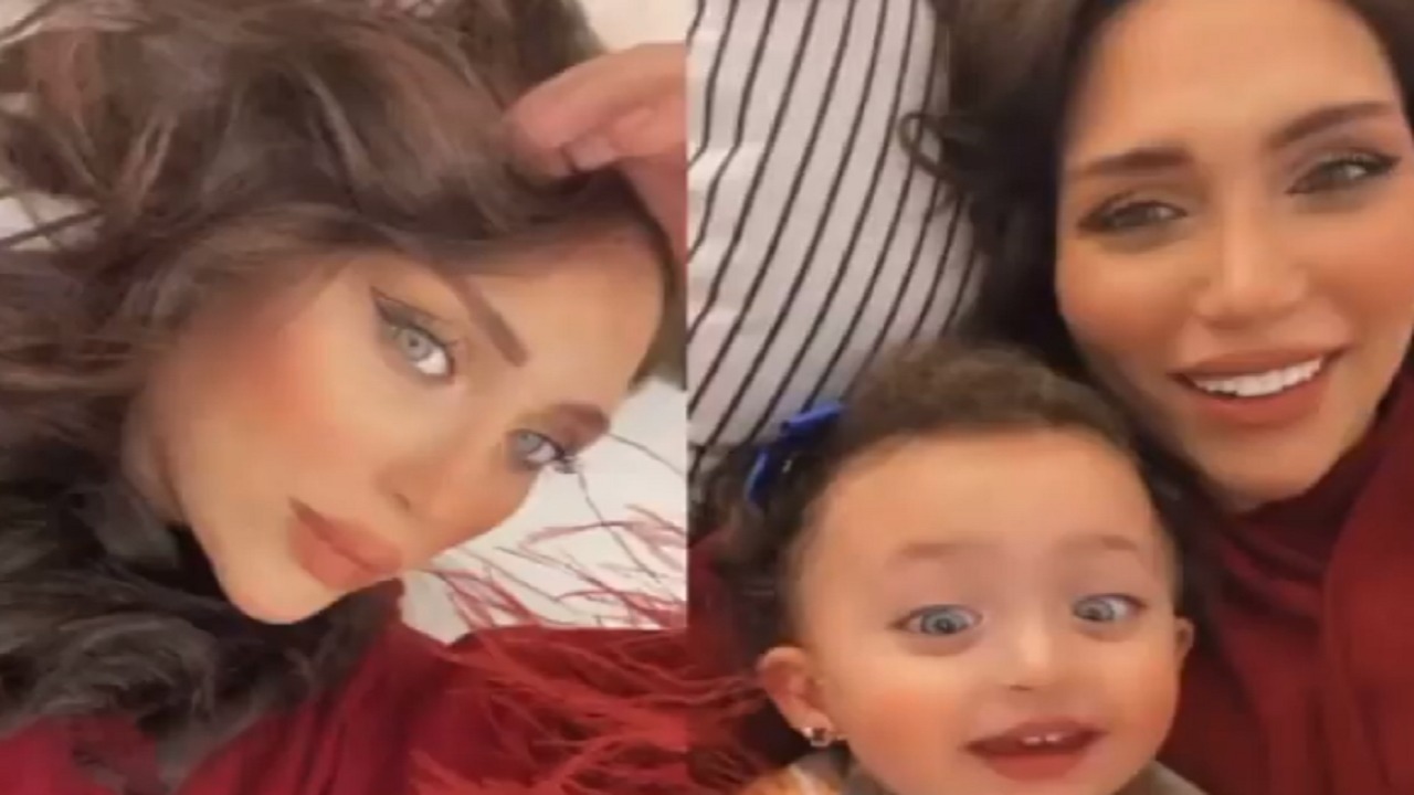 بالفيديو.. الدكتورة خلود تعلم طفلتها الكلام لأول مرة