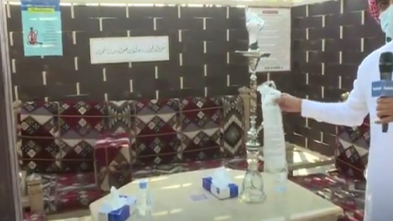بالفيديو .. صاحب مقهى يكشف سعر الشيشة بعد إعادة تقديمها في المقاهي