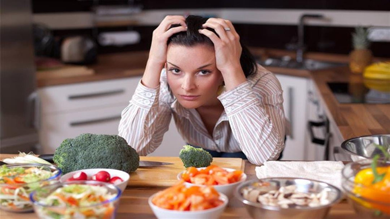 أطعمة تكافح الاكتئاب وتحسن الحالة المزاجية