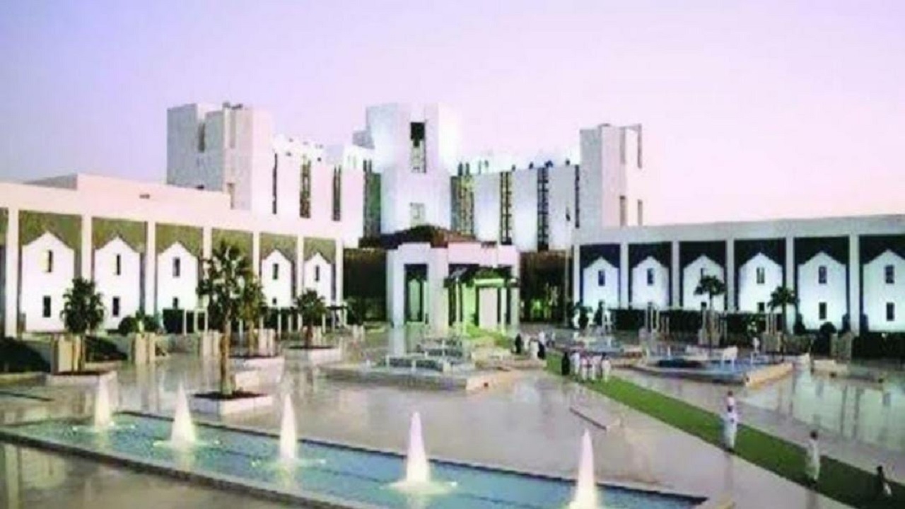 وظائف إدارية وصحية وتقنية شاغرة بمستشفى الملك خالد