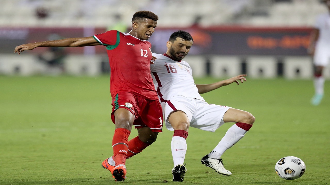 غضب عماني بعد إلغاء هدف صحيح أمام قطر بتصفيات كأس العالم وآسيا