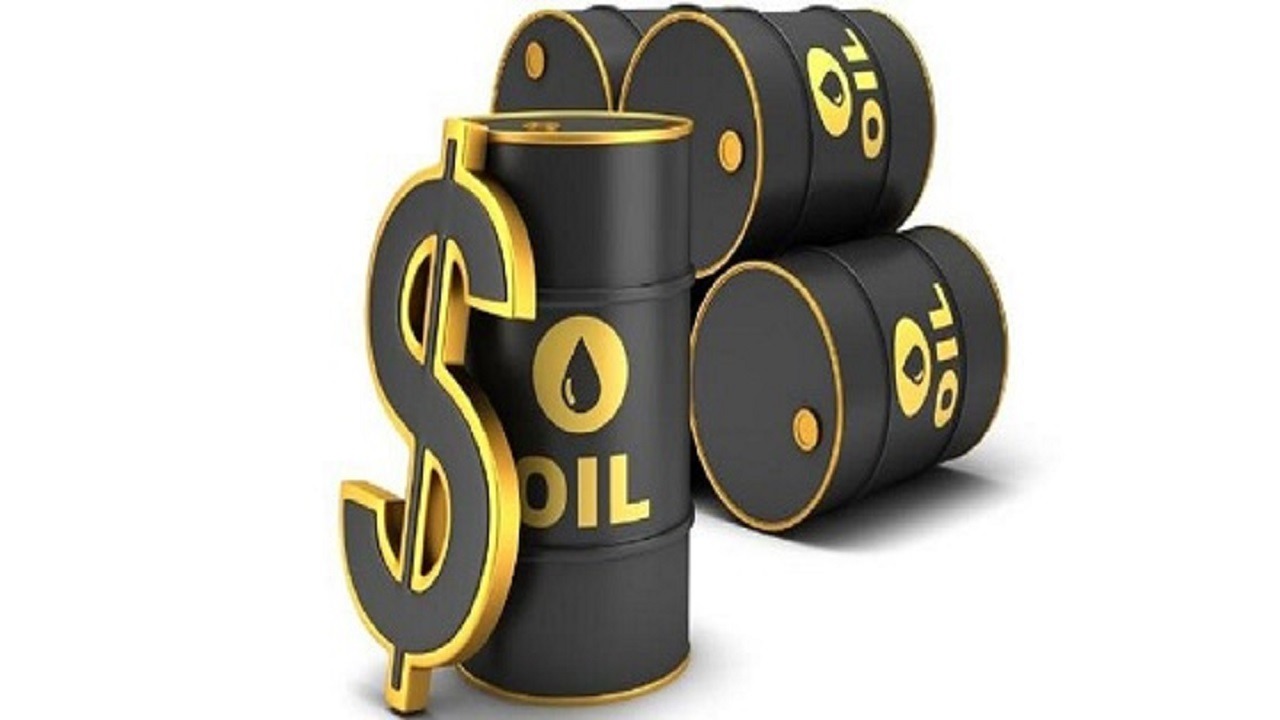 انخفاض أسعار النفط مع ارتفاع الدولار الأمريكي
