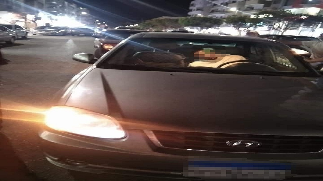 بالصور.. العثور على مواطن سعودي فاقد الوعي داخل سيارته في مصر