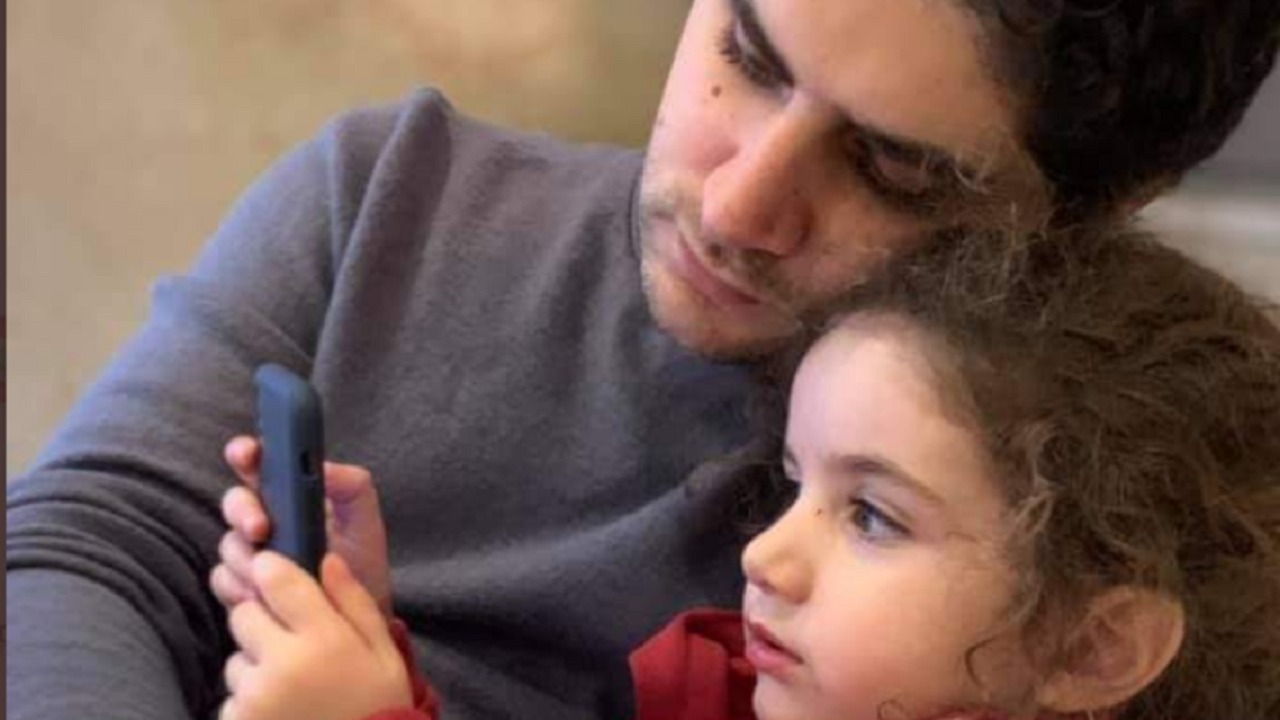 والد أصغر ضحية لانفجار بيروت ينتقم لطفلته