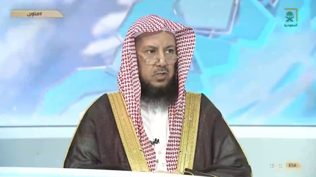 بالفيديو.. الشيخ «السليمان» يوضح حكم الصلاة بالحذاء