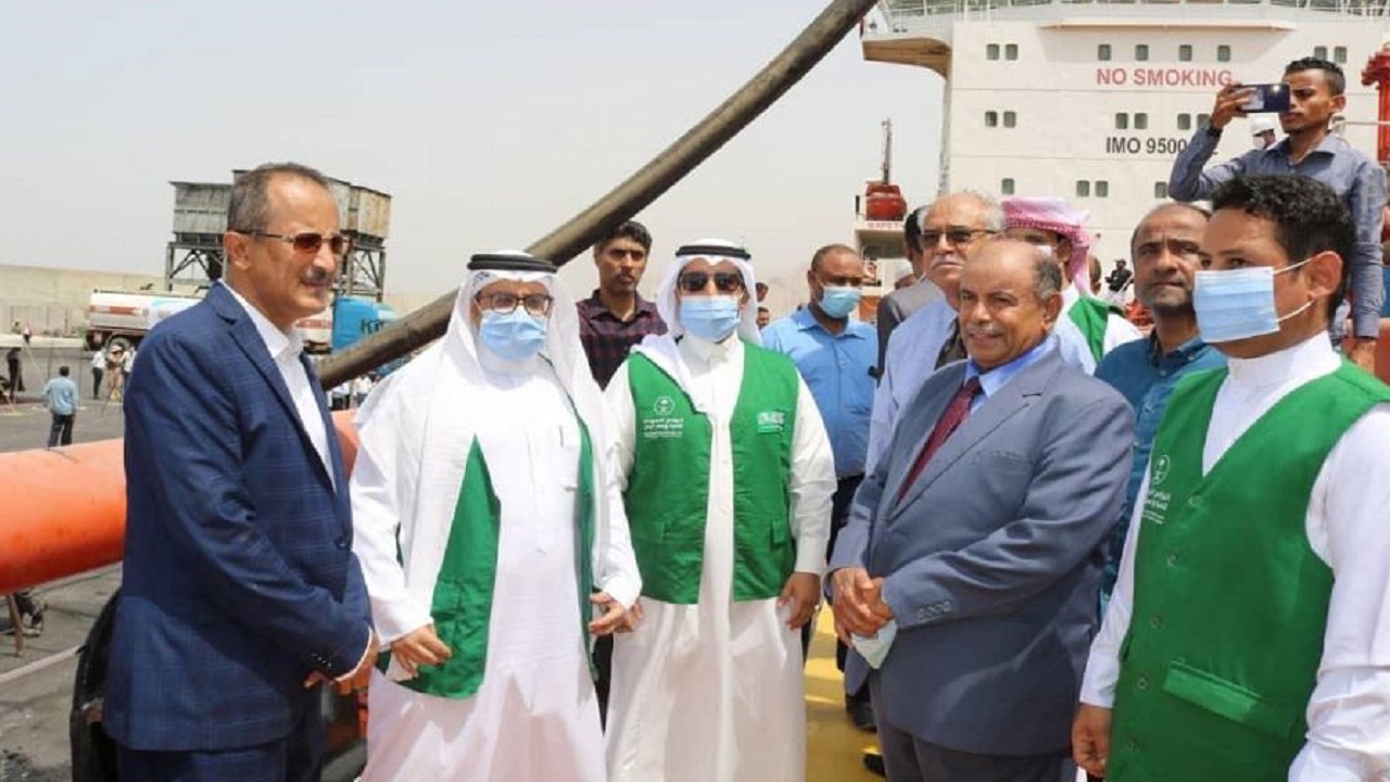 وصول الدفعة الثانية من منحة المشتقات النفطية السعودية إلى محافظة حضرموت