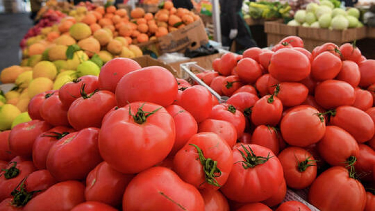 أطعمة تسبب حرقة المعدة عند تناولها مع الطماطم