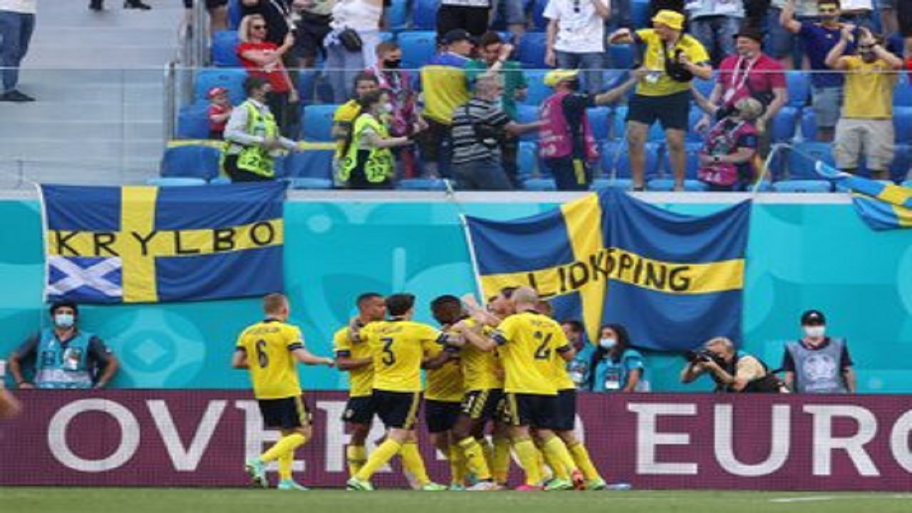 السويد تفوز على سلوفاكيا وتنتزع صدارة المجموعة الخامسة في أمم أوروبا