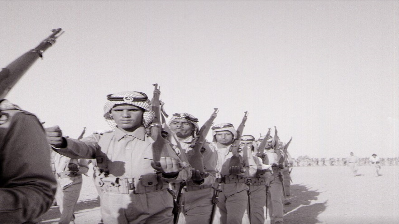 صورة نادرة لتدريب طلاب المدارس العسكرية بالحرس الوطني قبل 48 عامًا