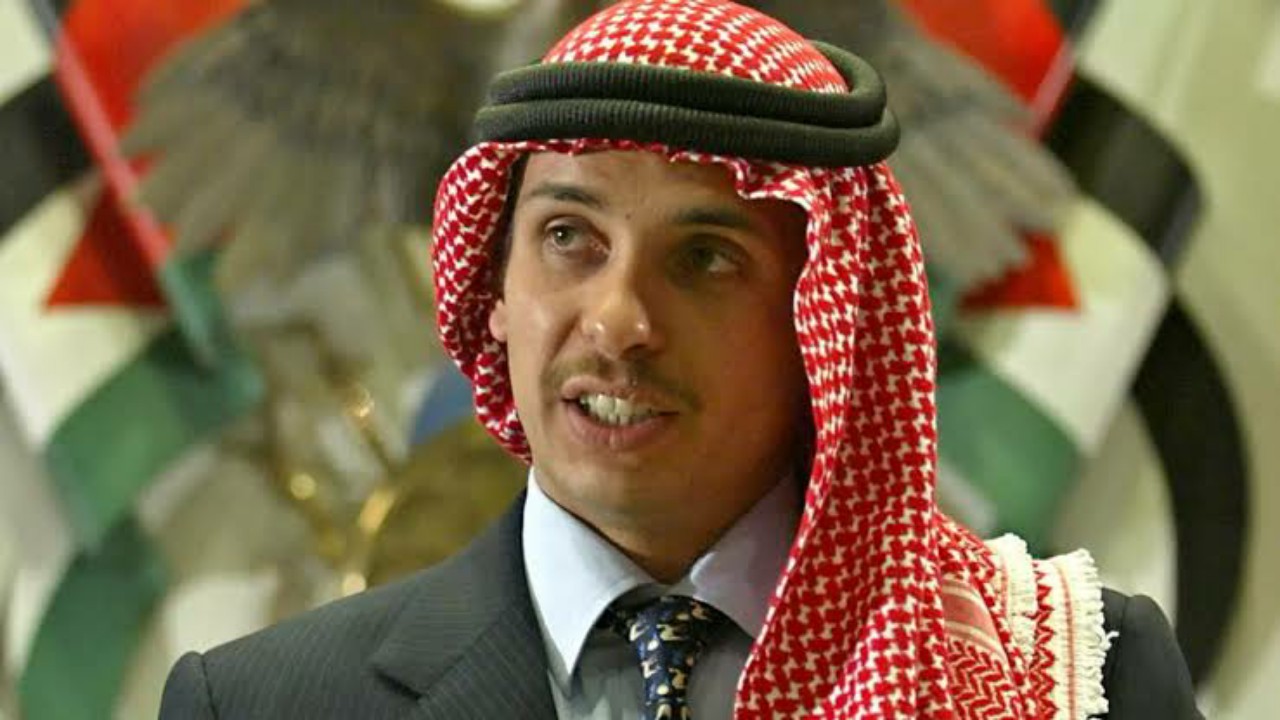 باسم عوض الله: الأمير حمزة كان حاقدًا على الملك عبدالله ومستاءً من الأوضاع في الأردن 
