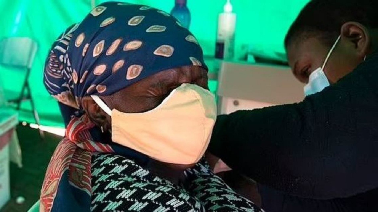 امرأة افريقية تحور فيروس كورونا بداخلها 30 مرة