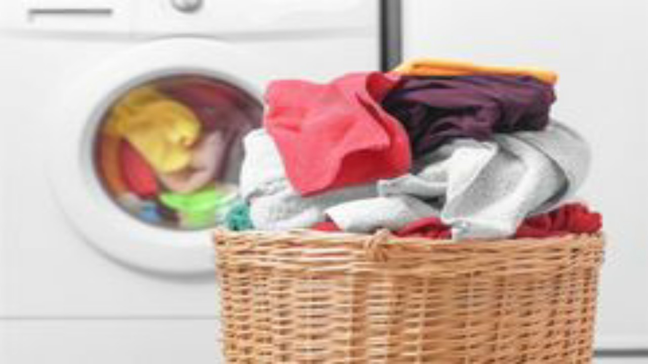 أخطاء شائعة في غسل الملابس تسبب أمراض خطيرة 