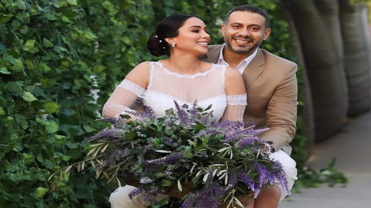 محمد فراج وبسنت شوقي يحتفلان بزفافهما على طريقة عبدالحليم وشادية
