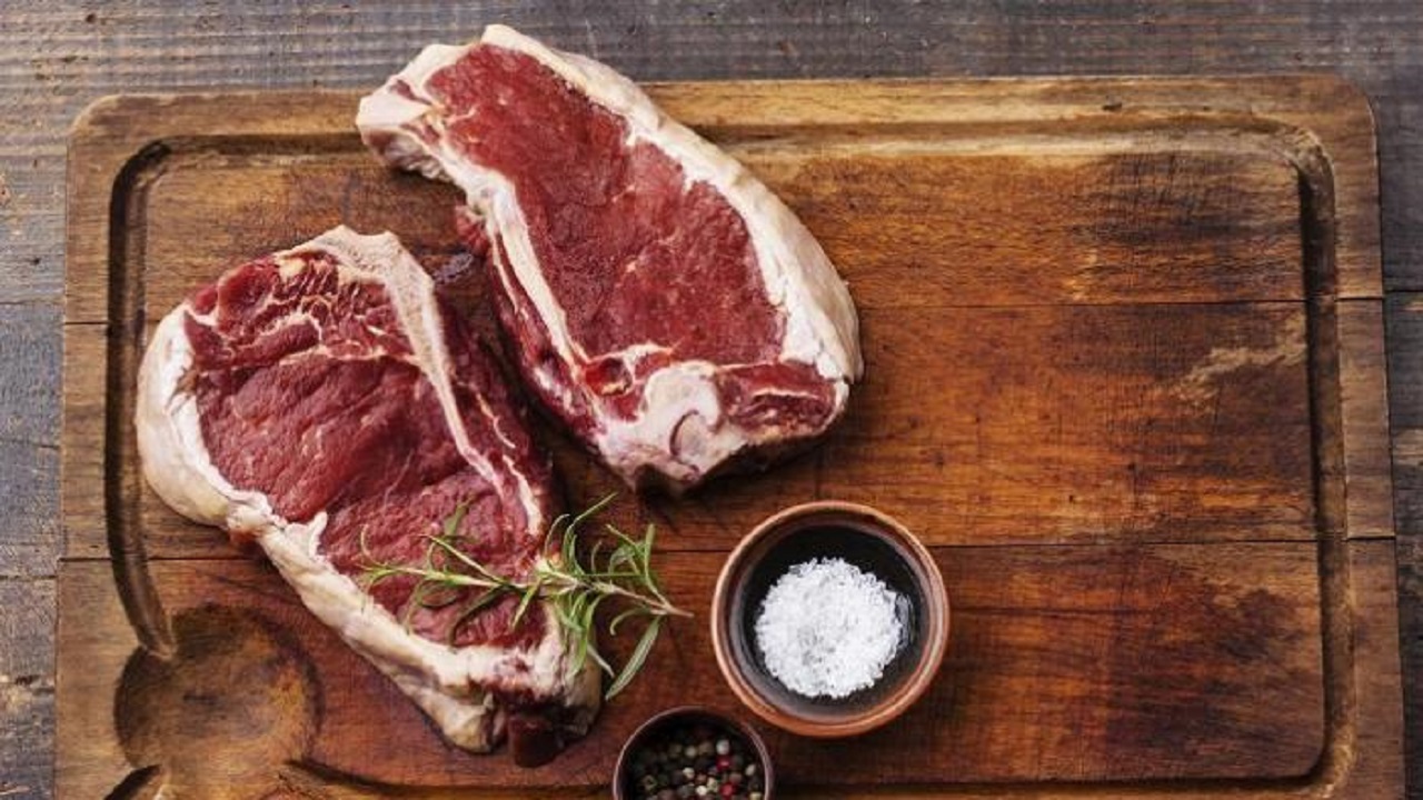 دراسة تحذر من كثرة تناول اللحوم الحمراء: “تسبب سرطان القولون”