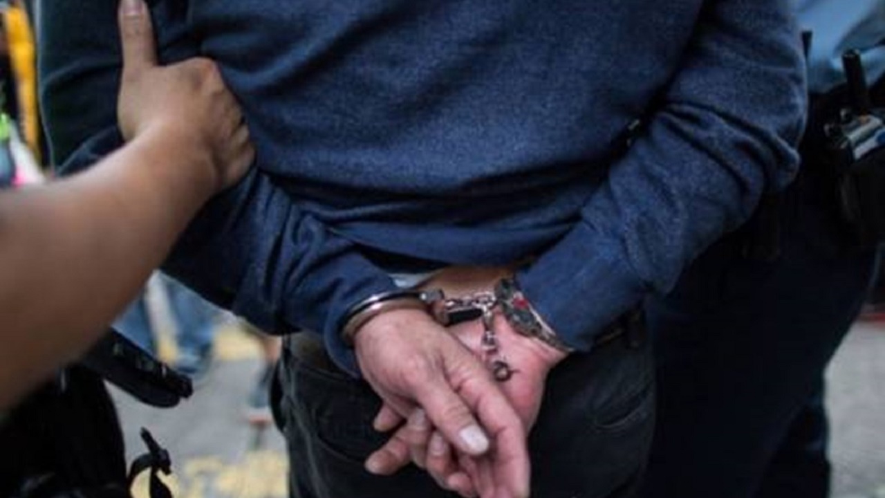 القبض على مسؤول أمني سابق بتهمة الاعتداء جنسيا على شاب في تونس