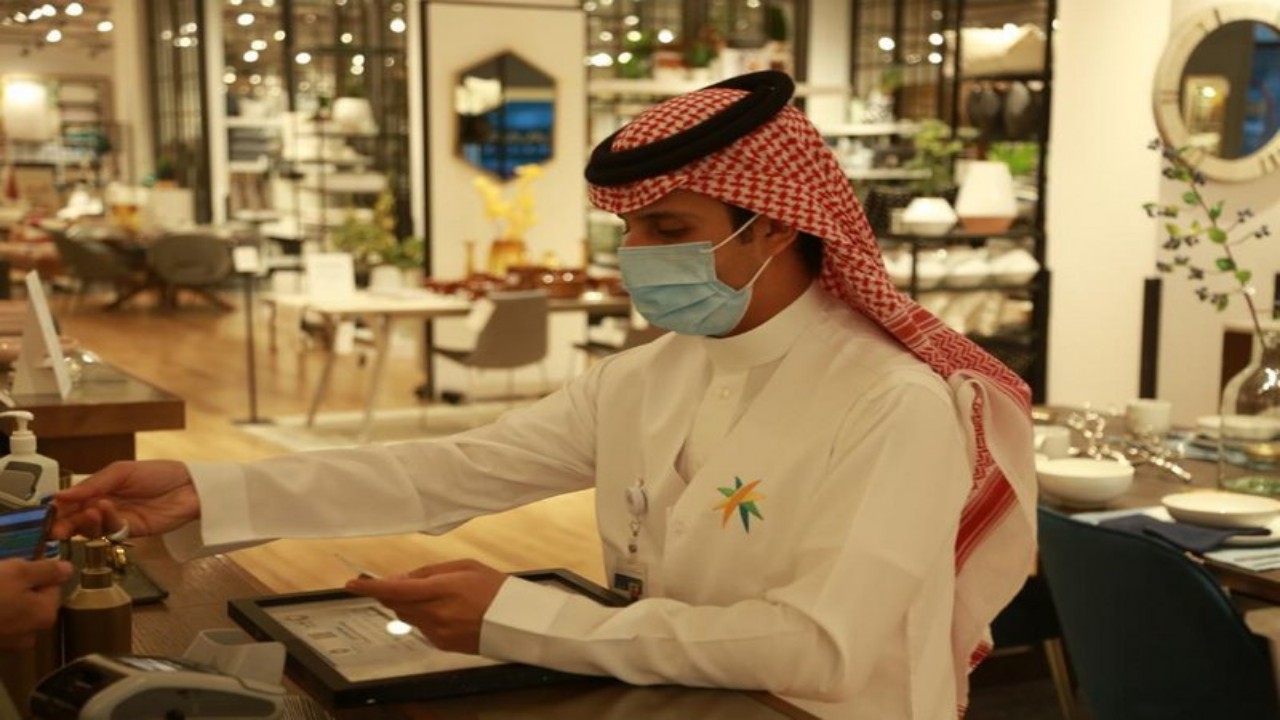 ضبط أكثر من 3 آلاف مخالفة لأنظمة العمل والإجراءات الاحترازية في الرياض