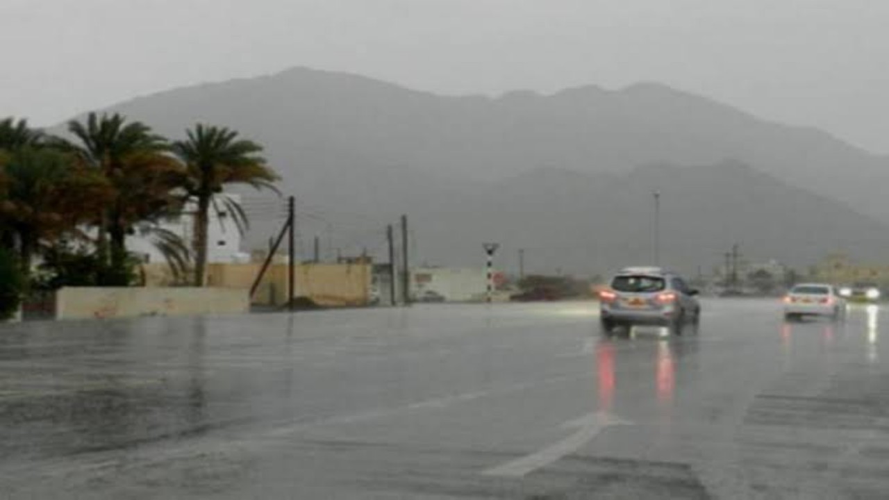 بالفيديو.. &#8220;الأرصاد&#8221;: انحصار الحالة المطرية على المرتفعات الجنوبية