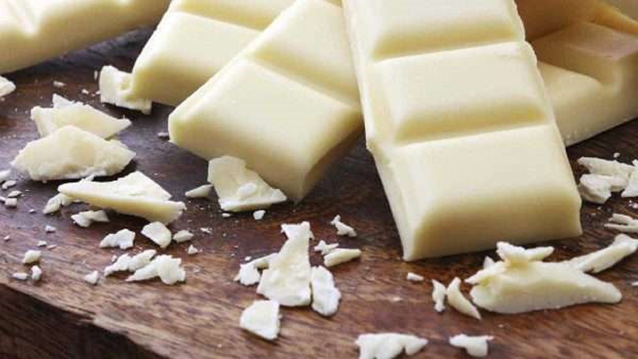 الشوكولاتة البيضاء تساعد في إنقاص الوزن